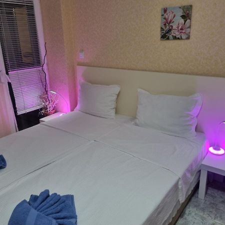 Iris Opera Center Apartment Ruse Bagian luar foto
