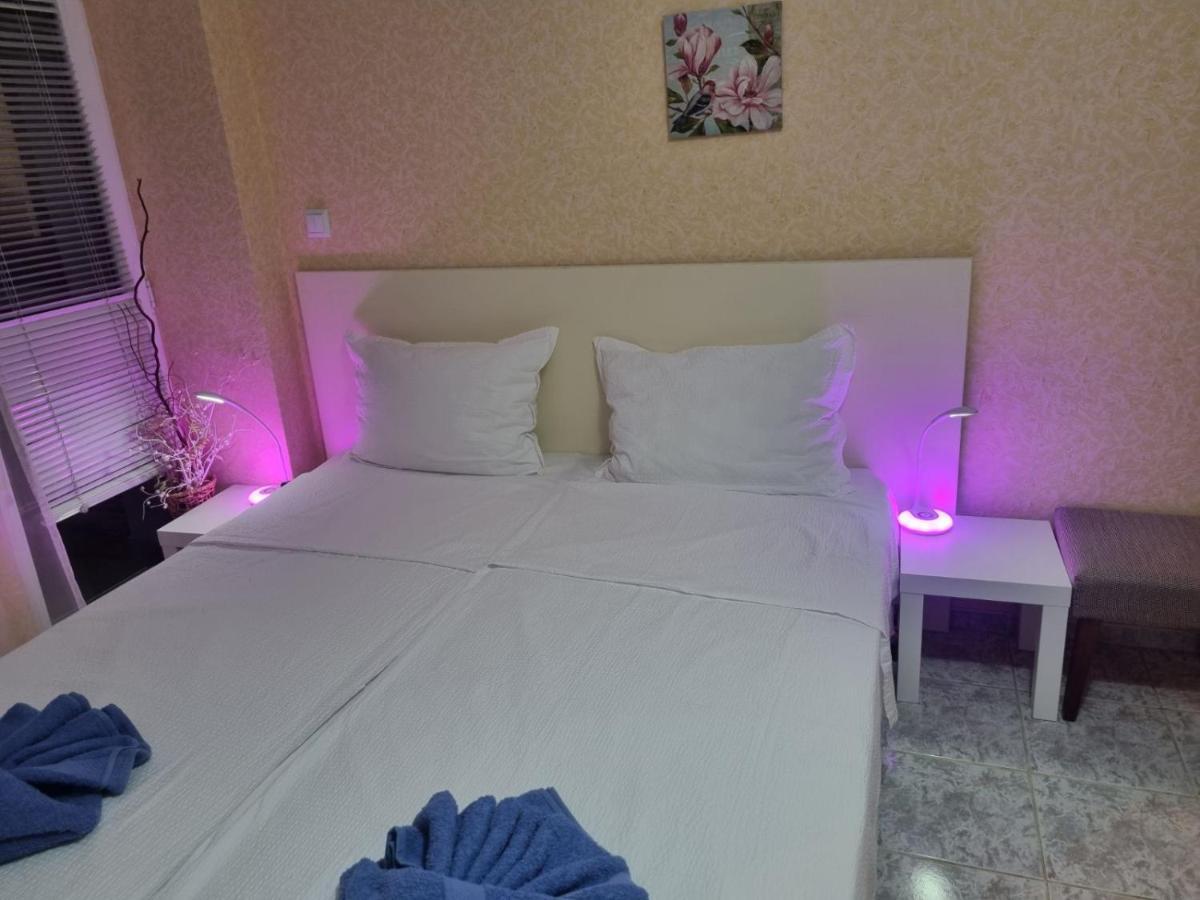 Iris Opera Center Apartment Ruse Bagian luar foto